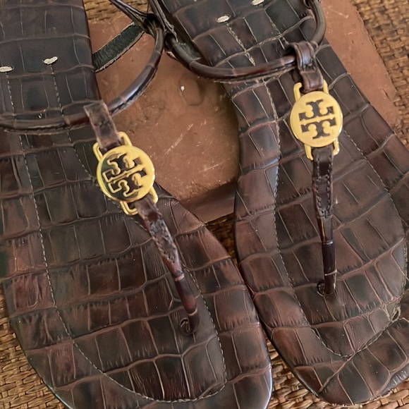 Tory Burch Shoes - Tory Burch Emmy Leather Thong, Size 7